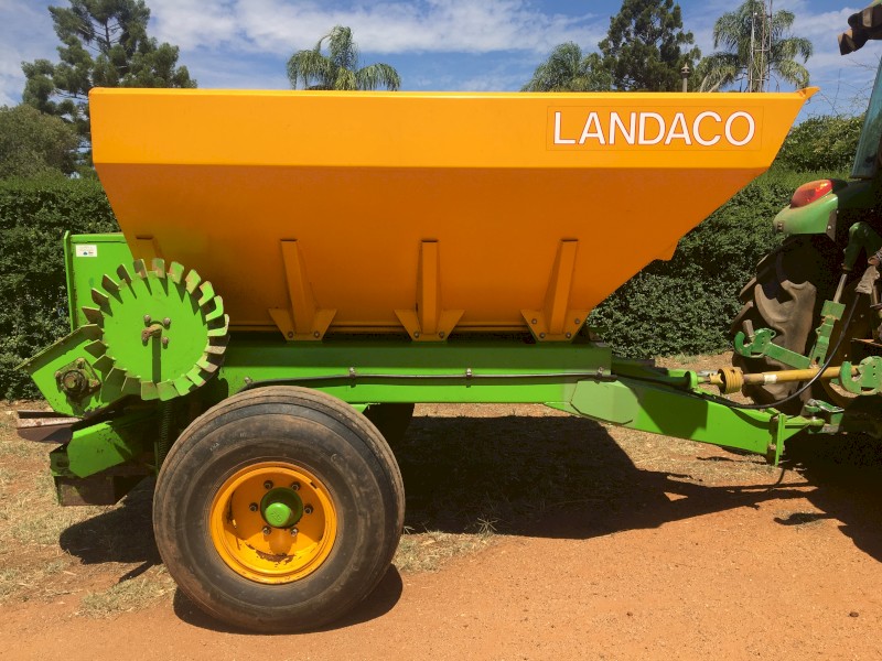 4 tonne Landaco spreader