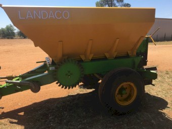 4 tonne Landaco spreader