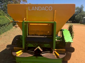 4 tonne Landaco spreader