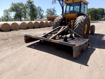 Chamberlain 4280 Tractor