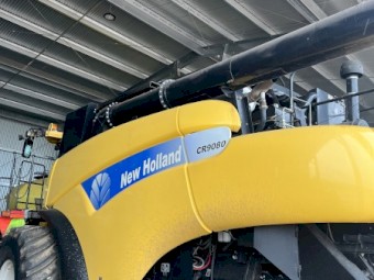 2011 New Holland CR9080 with Fronts