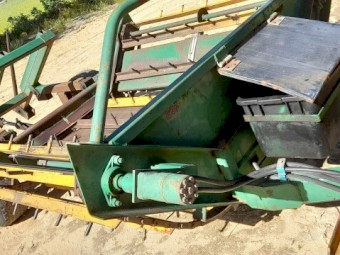 Elsworth Engineering Hydraulic Twin Bale Feeder