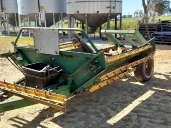 Elsworth Engineering Hydraulic Twin Bale Feeder