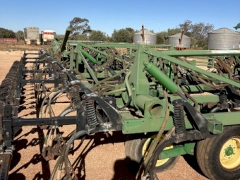 WANTED John Deere 550 Tynes x 4