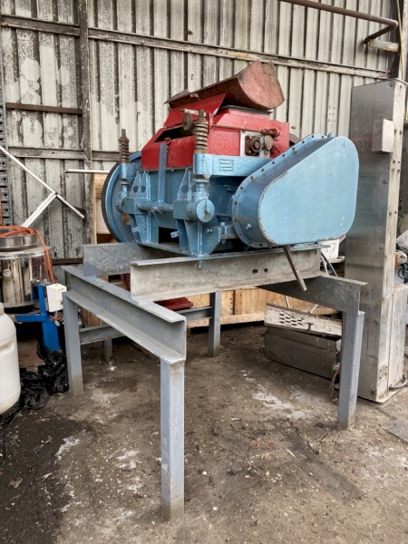 24" Roller Mill