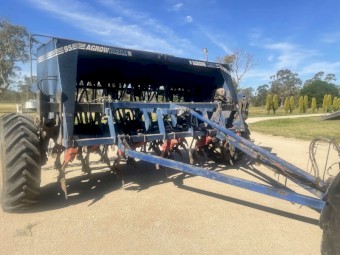 Agrowdrill combine seeder