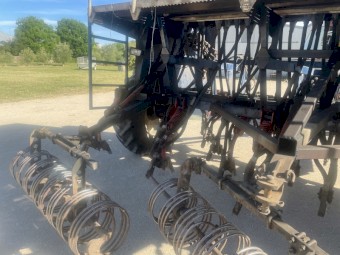 Agrowdrill combine seeder