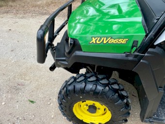 John Deere Gator XUV865E Utility Vehicle