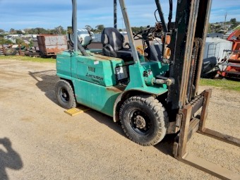 Mitsubishi FG30 Forklift