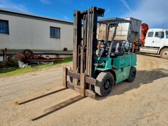 Mitsubishi FG30 Forklift