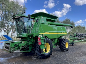 2001 John Deere 9750 STS with 36ft John Deere 936D Draper Front
