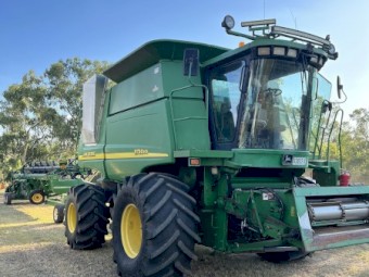 2001 John Deere 9750 STS with 36ft John Deere 936D Draper Front