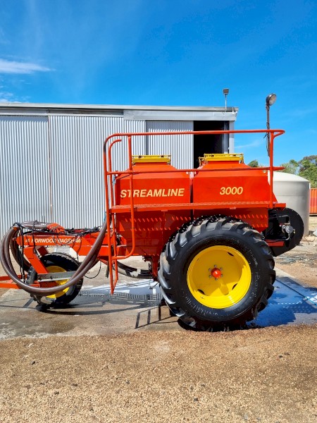 1995 Horwood Bagshaw Stream Line 3000 Air Cart