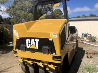 Caterpillar PS200B Multi - wheel roller