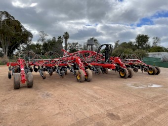 2019 Bourgault 3320QDA Bar