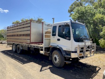 2000 Isuzu FVM 1400 Truck
