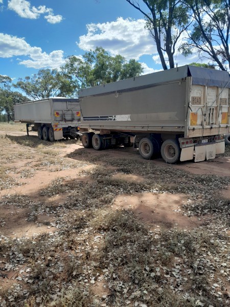 Roadtrain tipper set for sale