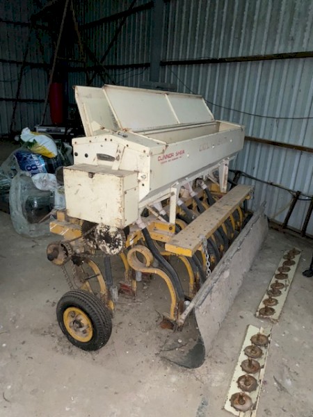 CONNOR SHEA COIL TYNE LINKAGE SEEDER GOOD WORKING ORDER