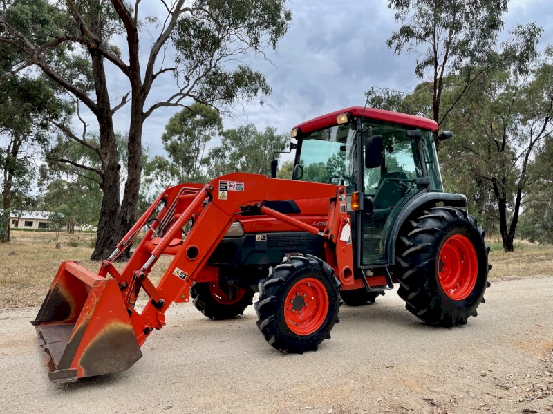 Kubota L4330 Cab Tractor