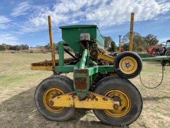 Rock-hoppa disc seeder