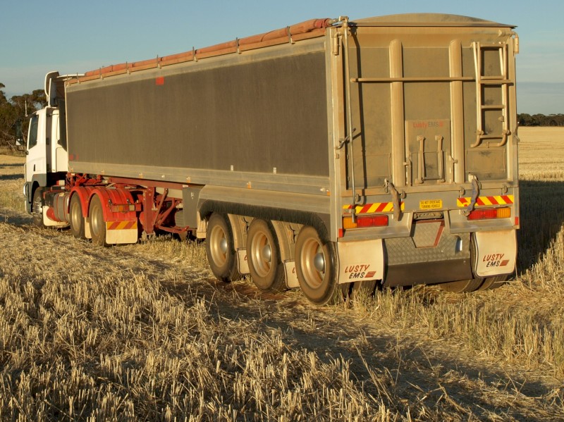 2004 DAF CF85 prime mover and 2009 Lusty EMS Tri Axle Aluminium Road Train TOA Tipper