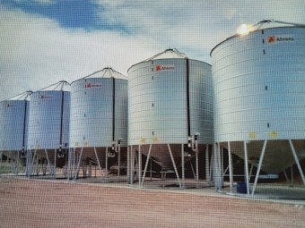 Ahrens 82 ton/103 cubic metre cone bottomed transportable sealed silos