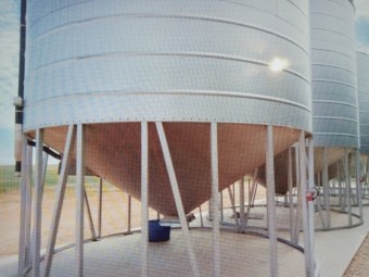 Ahrens 82 ton/103 cubic metre cone bottomed transportable sealed silos