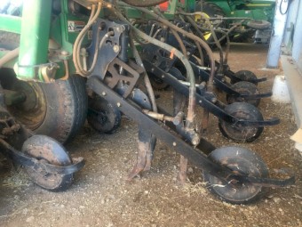 John Deere 1870 Air Hoe Drill