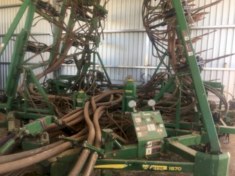 John Deere 1870 Air Hoe Drill