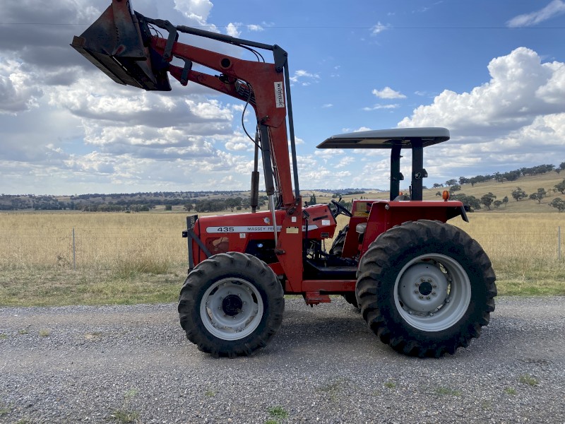 Massey Ferguson 435 80HP 4WD with 4:1  Loader