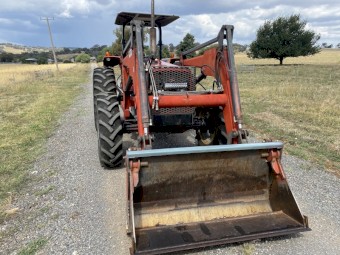 Massey Ferguson 435 80HP 4WD with 4:1  Loader