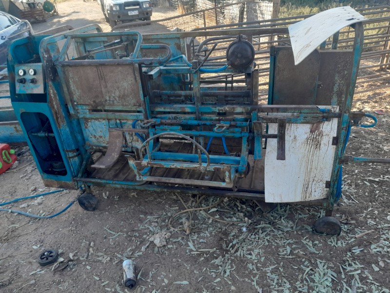 Peak Hill Sheep Handler