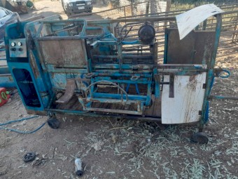 Peak Hill Sheep Handler