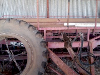 Massey Ferguson 80 Combine