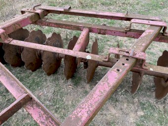 International 20 plate offset disc