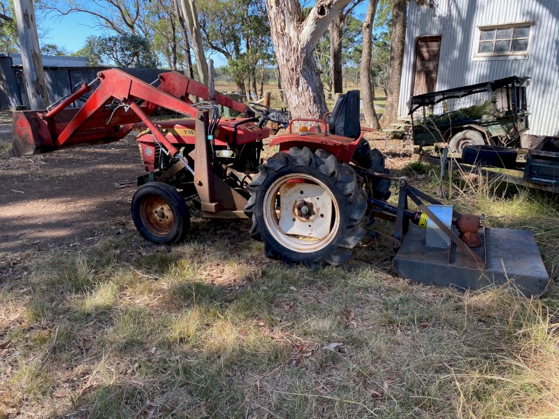 1977 Yanmar 2000 20 hp Tractor w/slasher and FEL