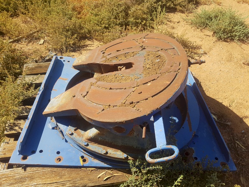 Quick release  turntable