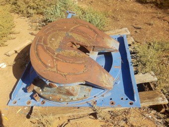 Quick release  turntable