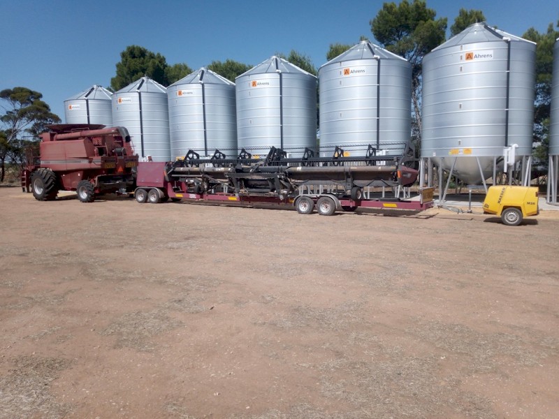 2003 Case IH 2388 Exclusive Header with 36ft 2004 Case IH 2052 Draper Front with Trailer