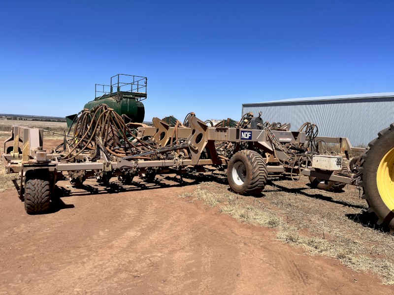 2008 NDF SA550 Disc Seeder Farm Tender