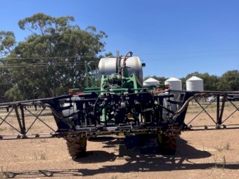 John Deere 4930 Sprayer