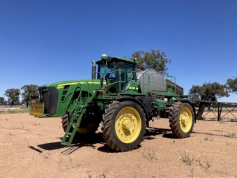 John Deere 4930 Sprayer