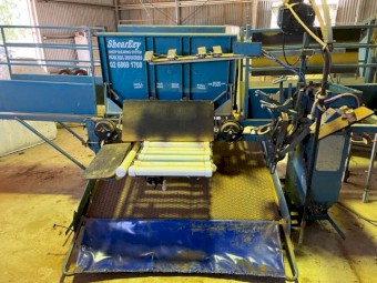 Used 2009 Peak Hill ShearEzy air operated Upright Shearing Platform - NIL GST in price