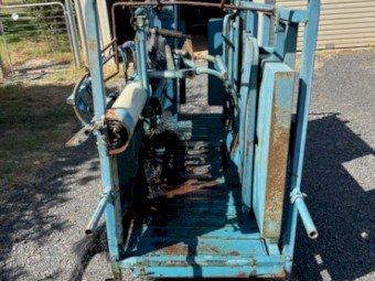 Under Auction - (A230) 2009 Peakhandler sheep handling machine - NO GST applicable 