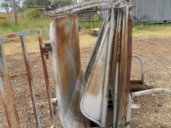 Calf branding cradle and race