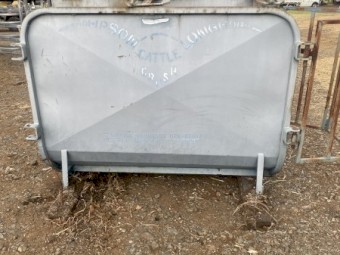 Calf branding cradle and race