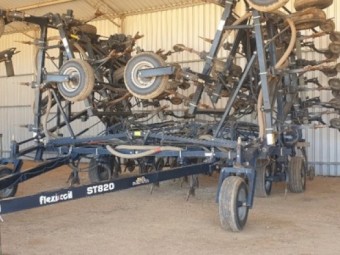 Flexicoil 50ft ST820 Airseeder Bar with 10,500L 2850 Air Cart
