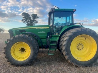2004 John Deere 8420 Tractor