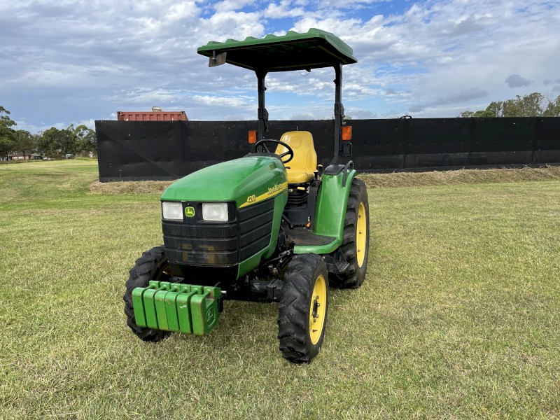 John Deere 4210