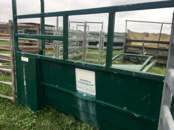 Cattle Cradle (Near new)